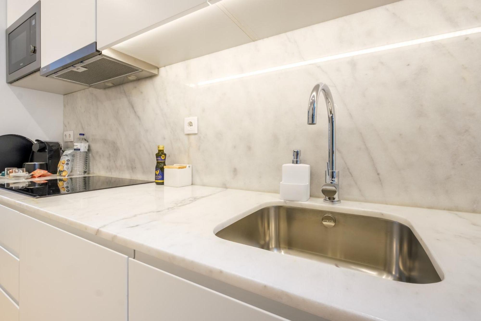Art Deco 11 Luxury 2br Downtown Metro Ac * Porto