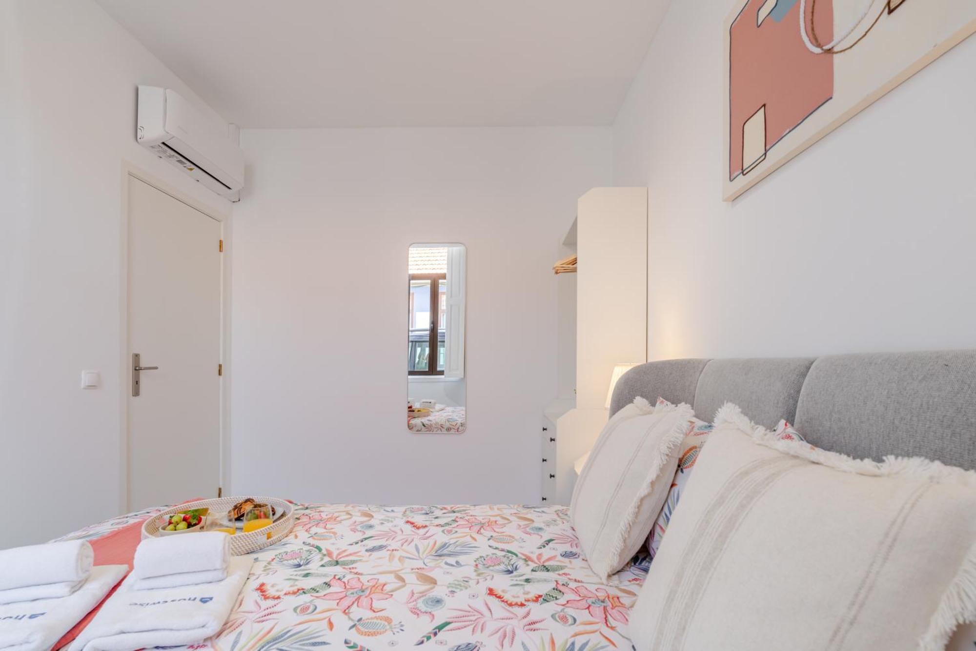 Hostwise - Traditional House With Terrace Vakantiehuis *