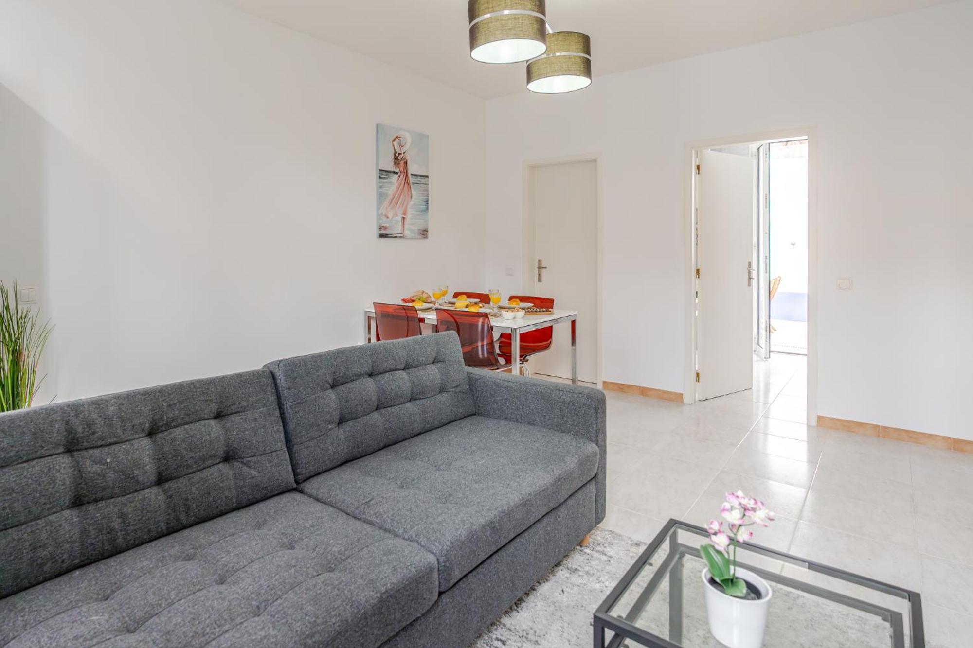 Hostwise - Traditional House With Terrace Vakantiehuis *