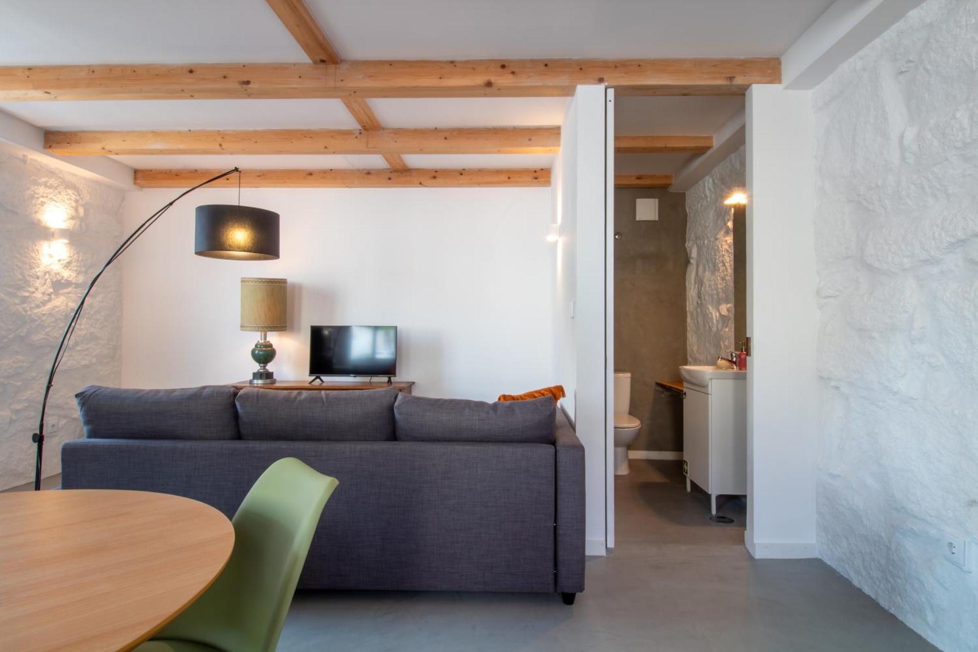 Stylish Triplex By Lovelystay Apartment