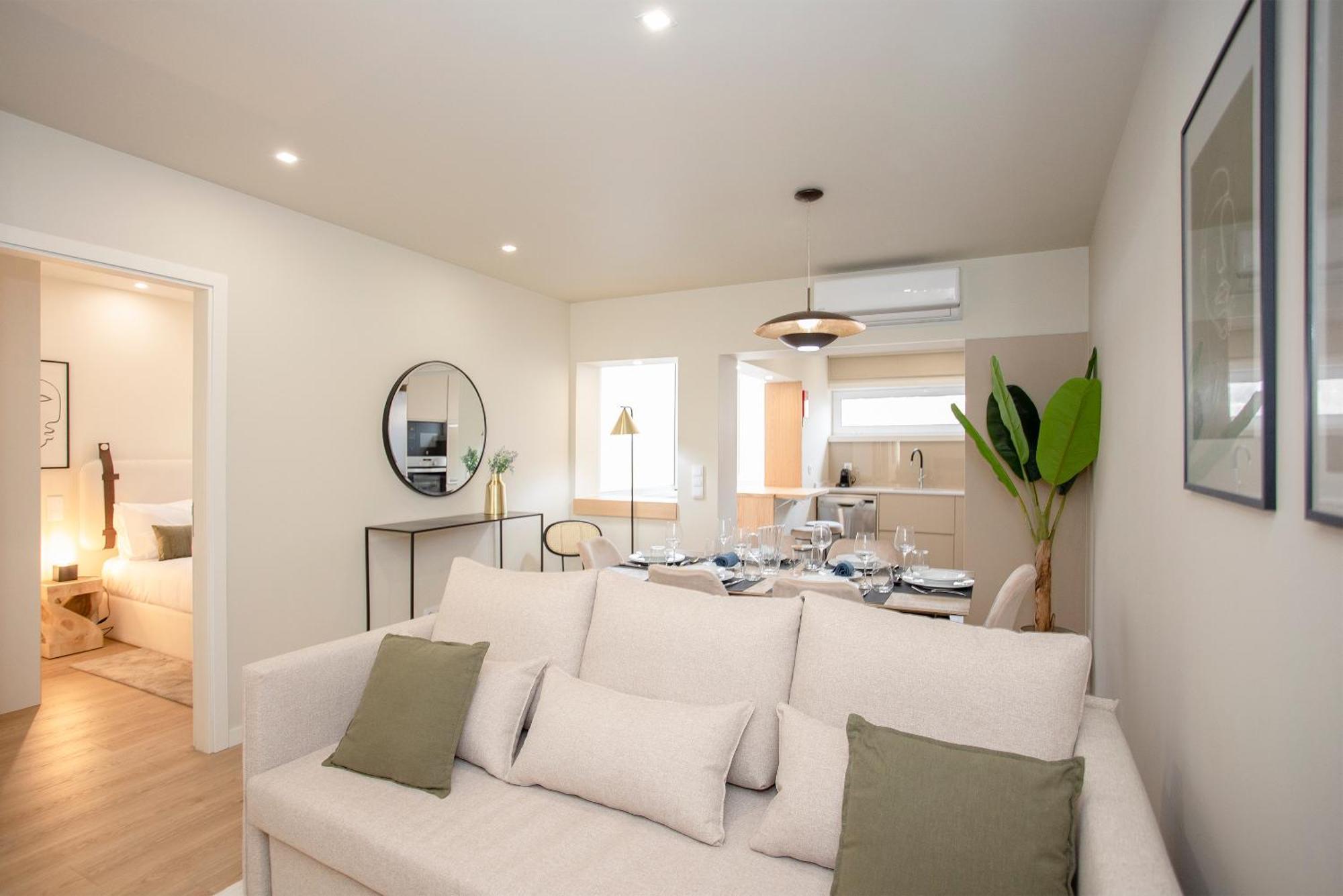 Liiiving In - Uptown Pearl Apartment *