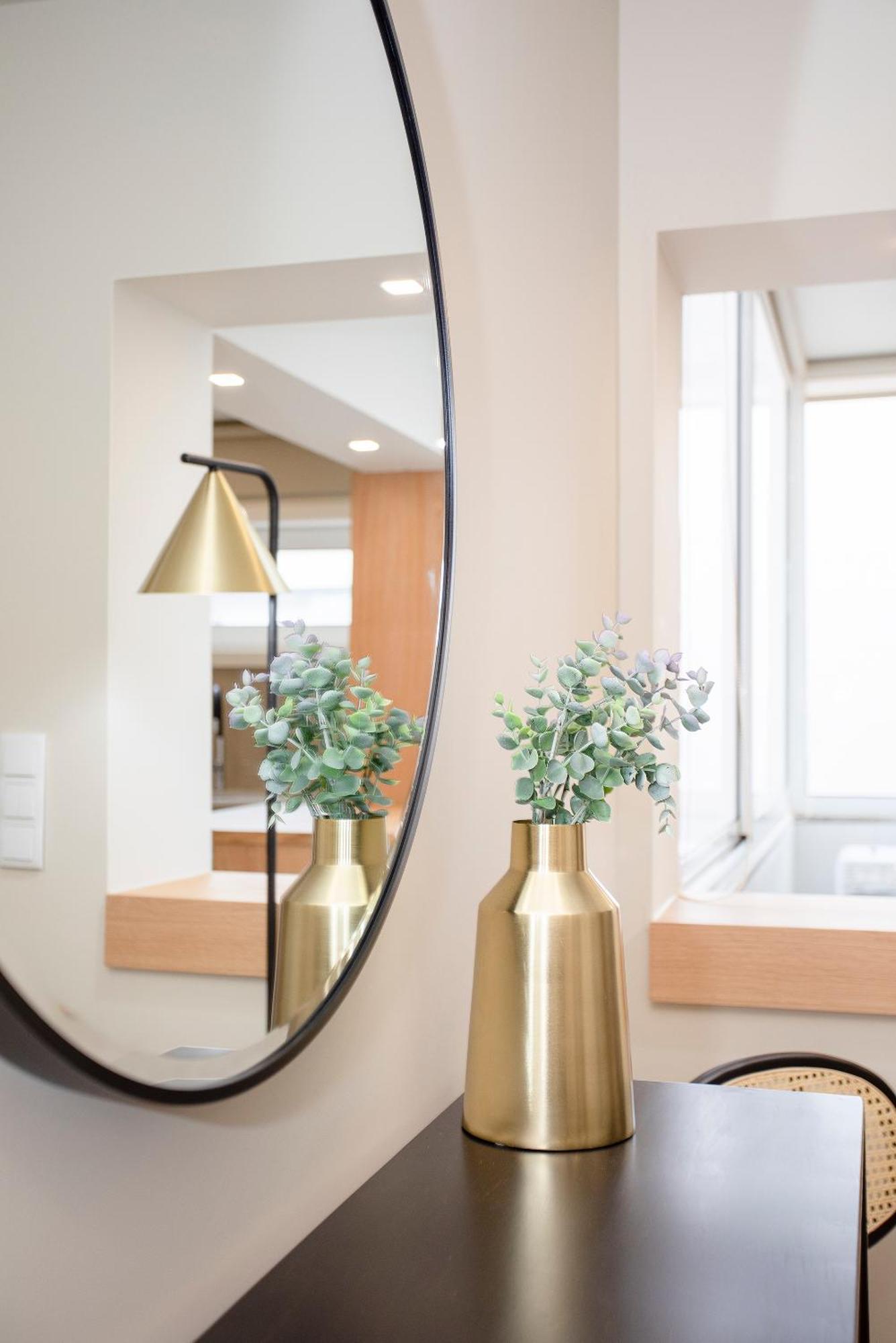 Apartment Liiiving In - Uptown Pearl