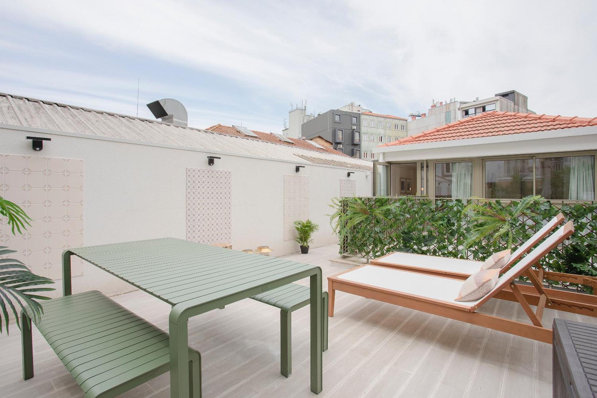 Liiiving In - Soho Urban Retreat *