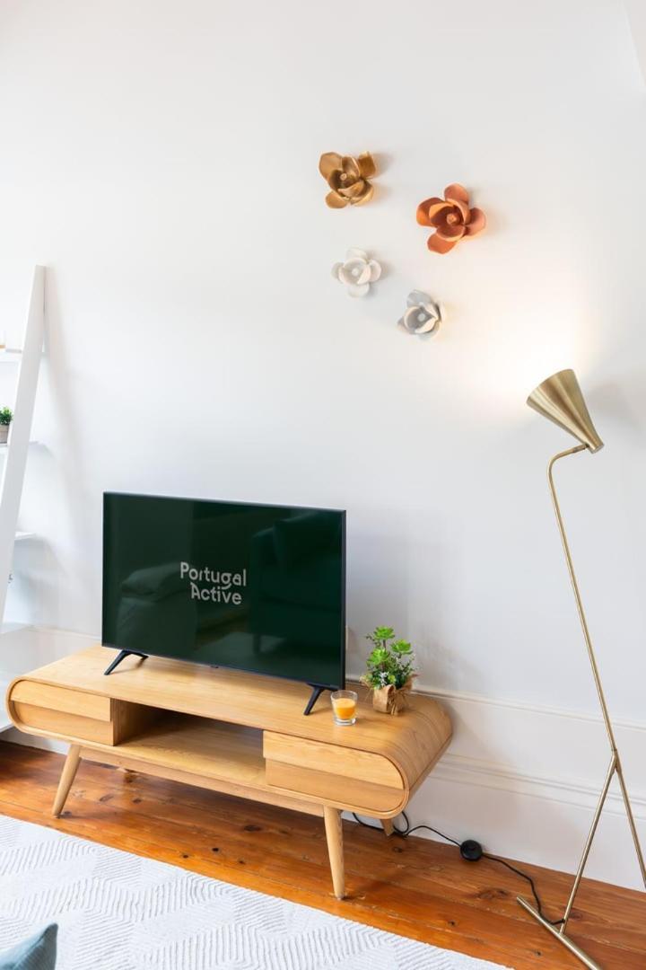 Apartment Framed Corner By Portugal Active *
