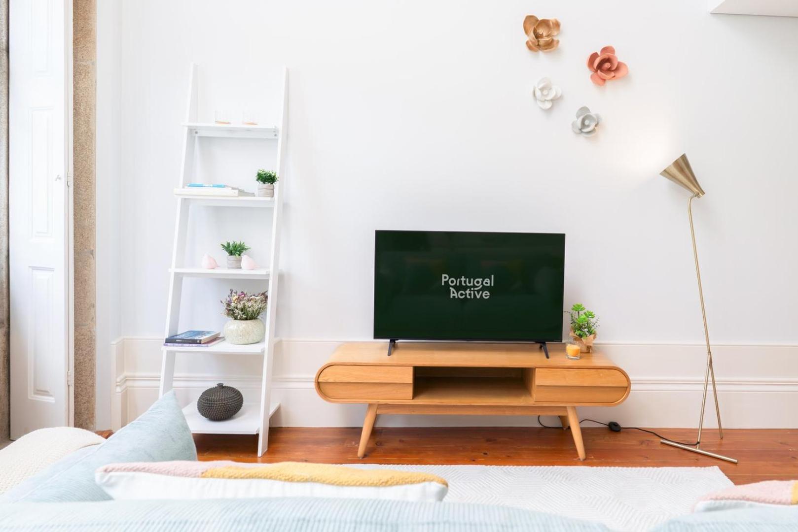 Framed Corner By Portugal Active