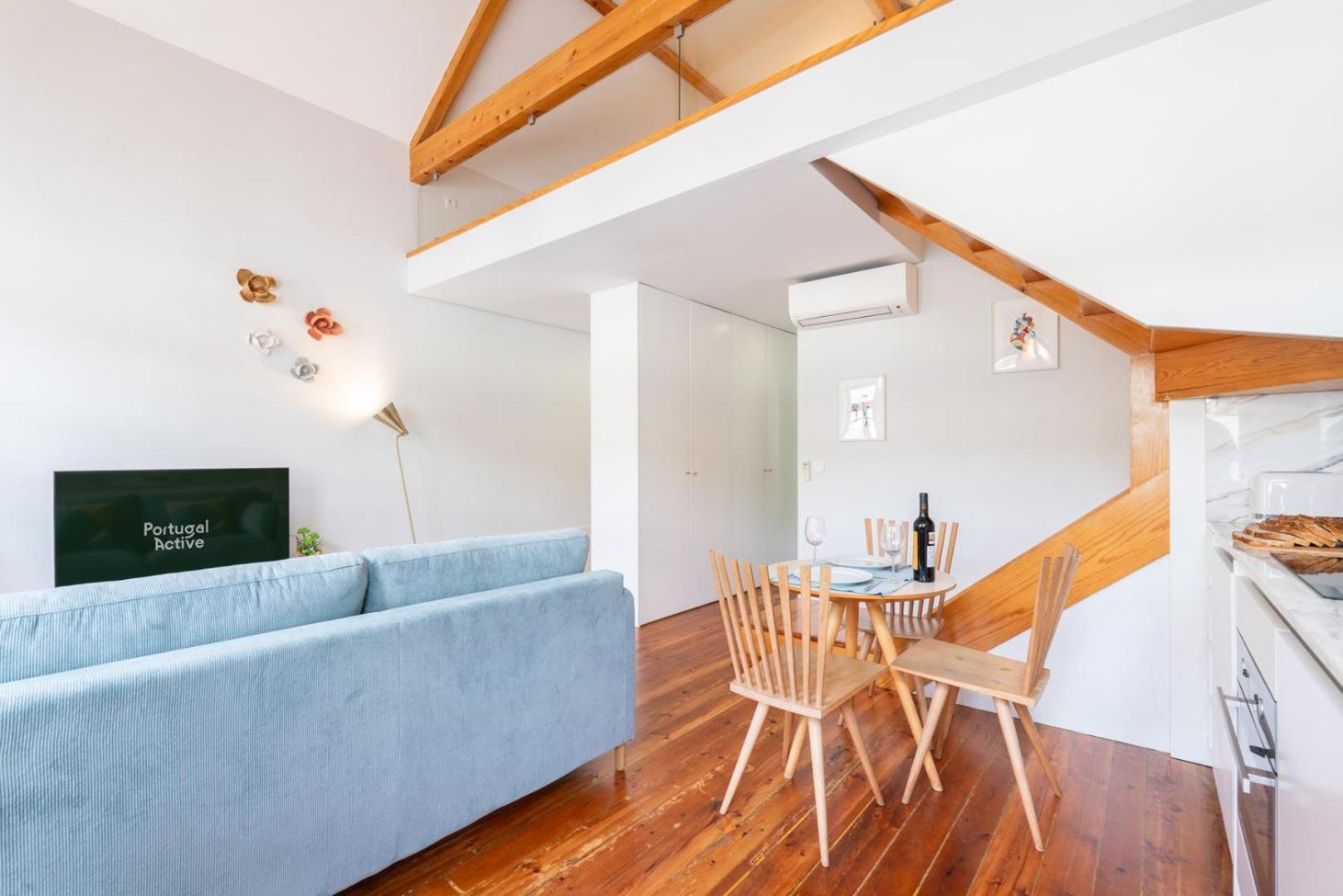 Framed Corner By Portugal Active Apartment