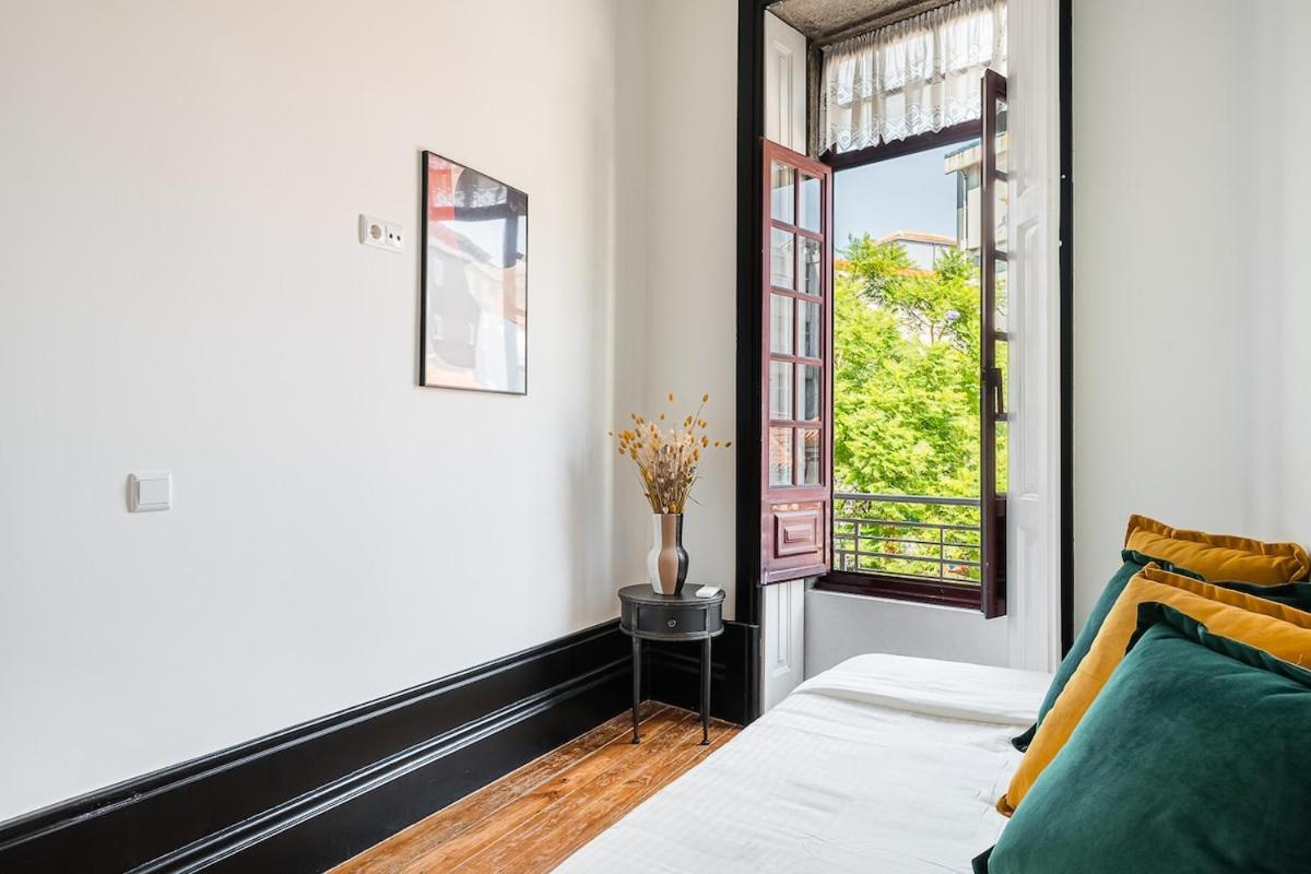 Terraced In The Heart Of With Parking * Porto