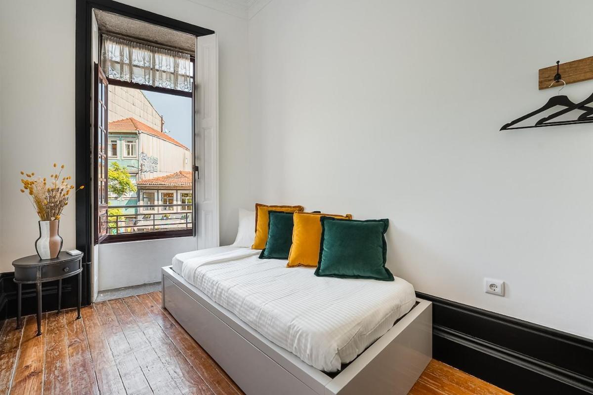 Terraced In The Heart Of With Parking Porto