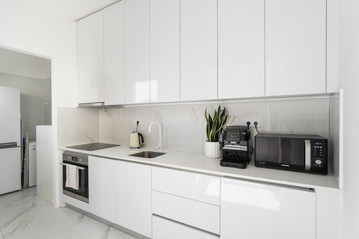 Terraced In The Heart Of With Parking * Porto
