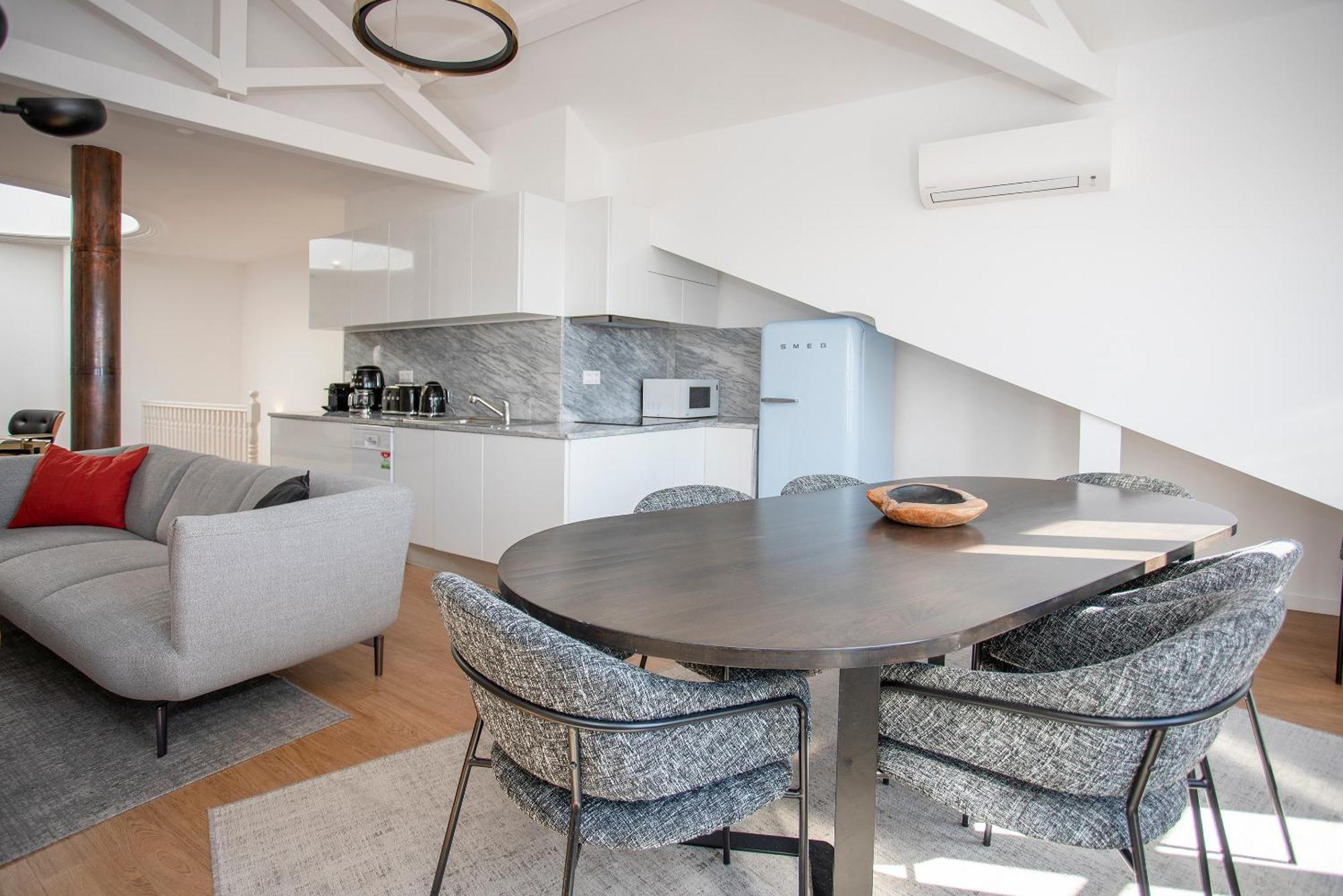 Liiiving In - Ribeira Vintage View Apartment