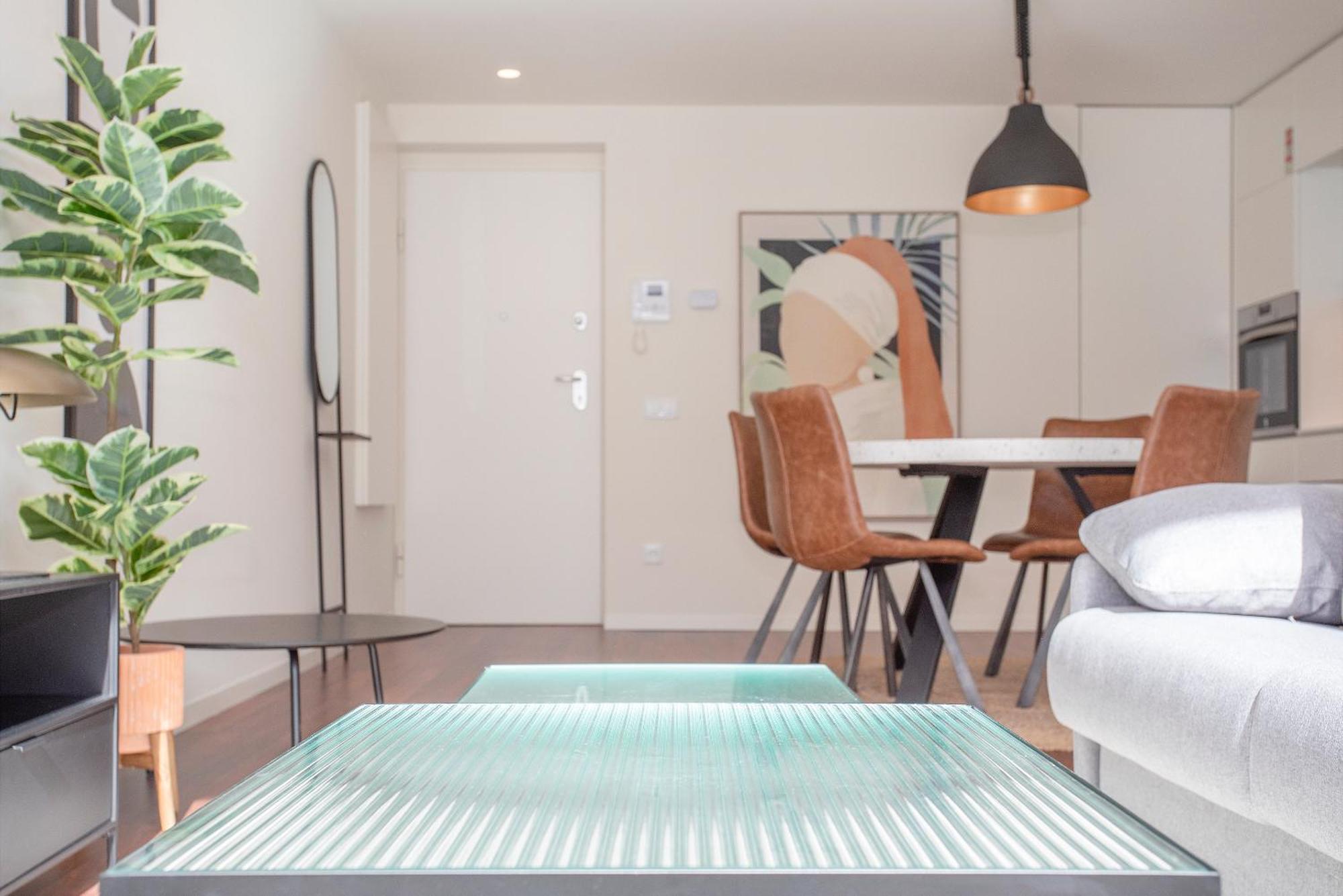 Liiiving In - Luxury Gallery Apartment *