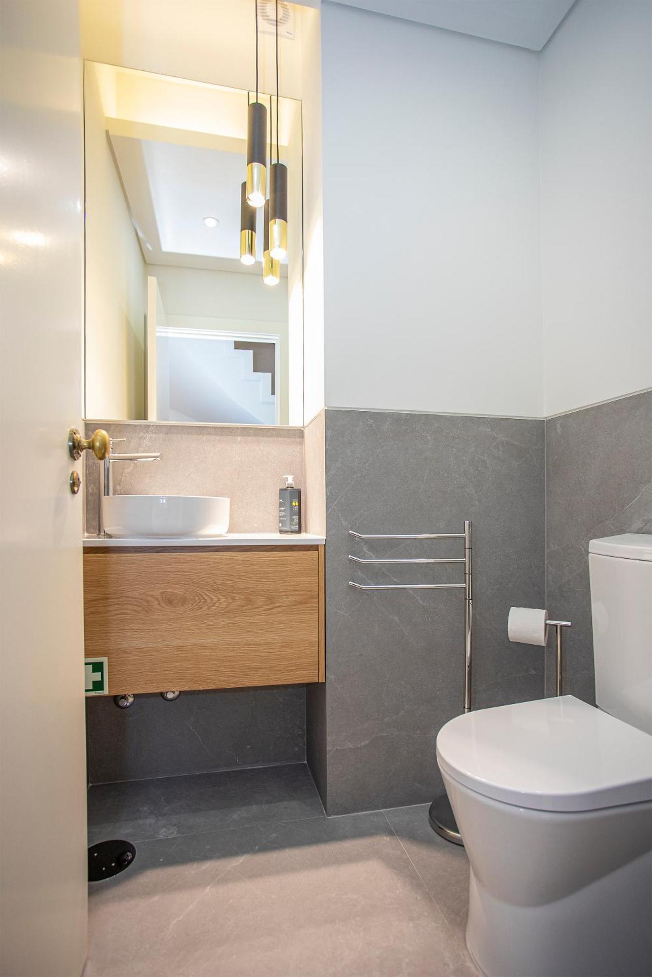 Liiiving In - Design Bright House