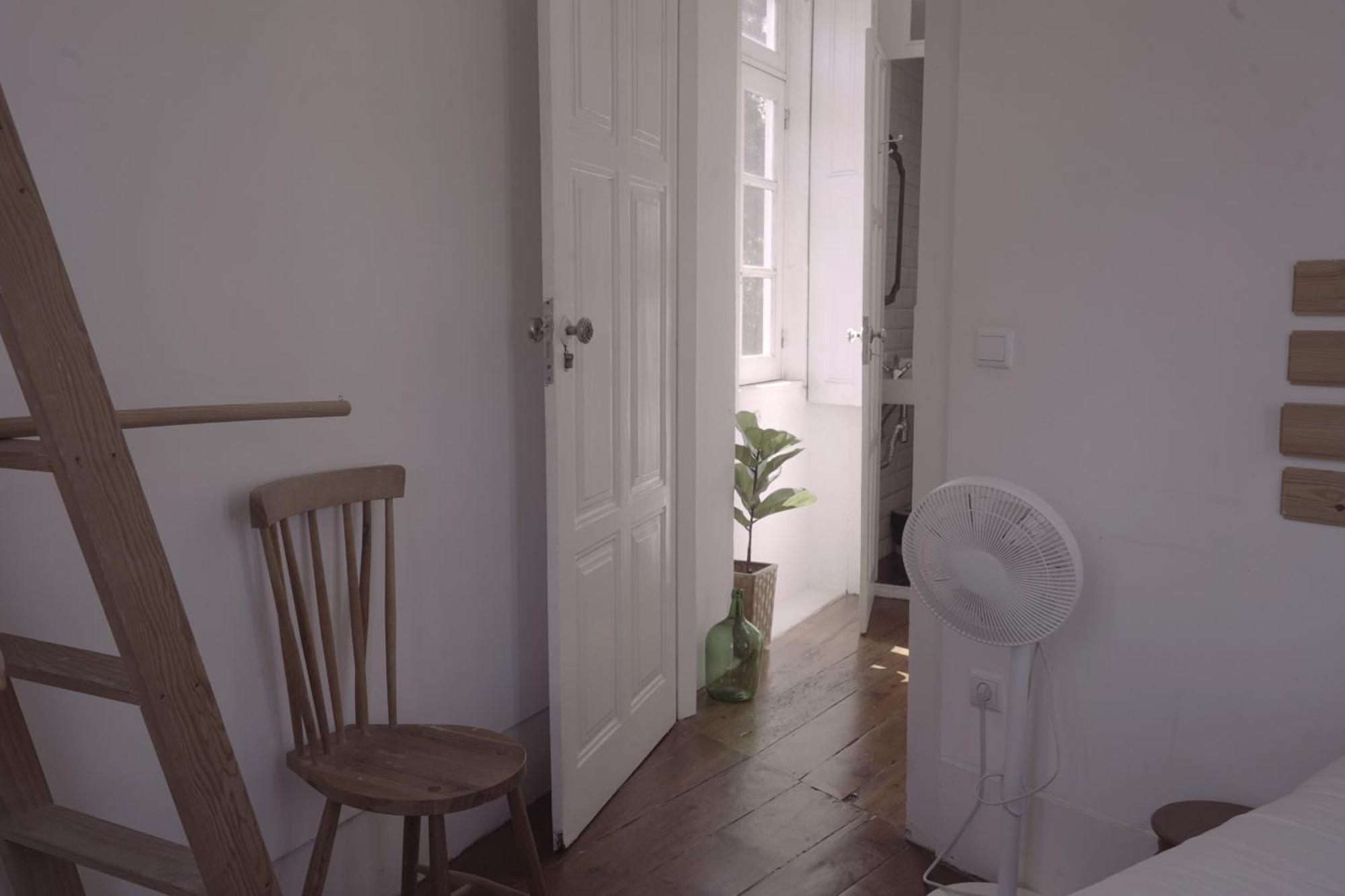 Light & Airy Historic Centre House With Balconies Holiday home *