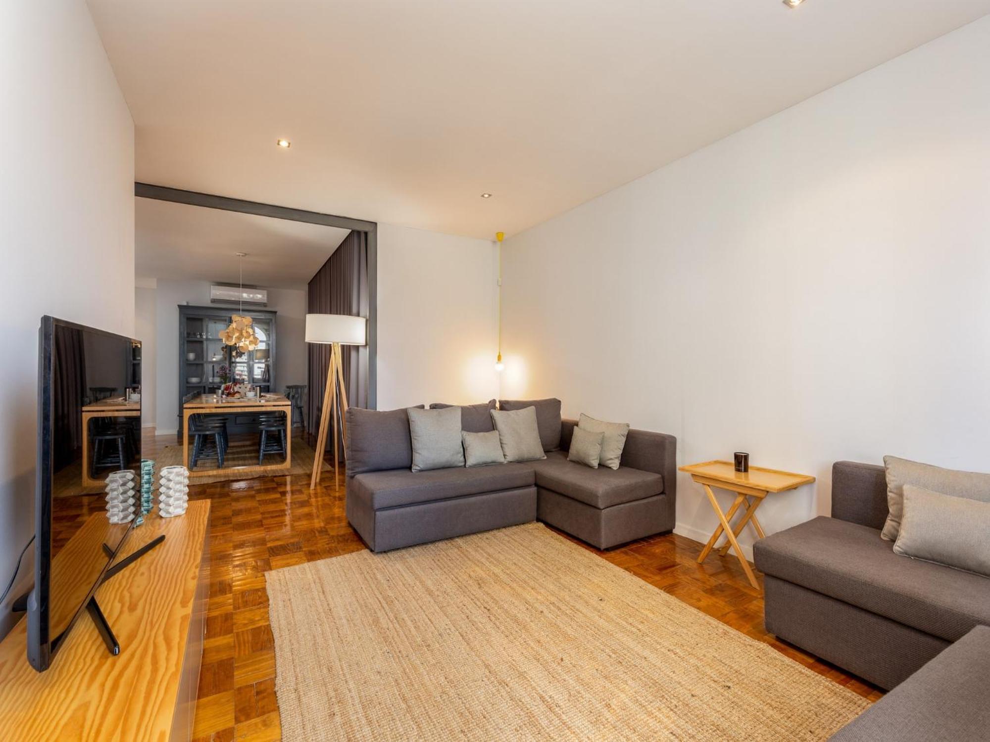 Spacious With Balcony In *