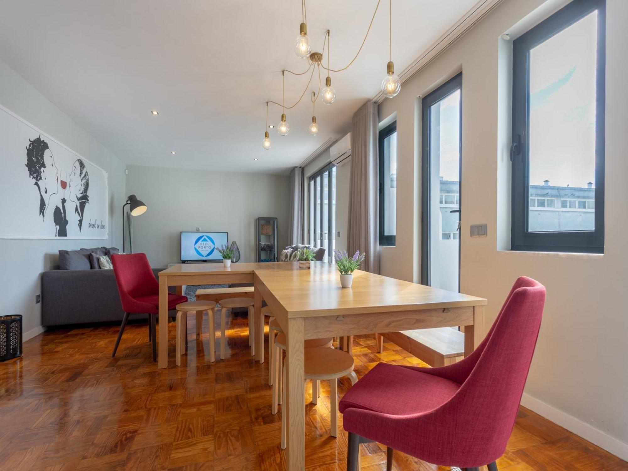 Spacious For 15 Guests Apartment *