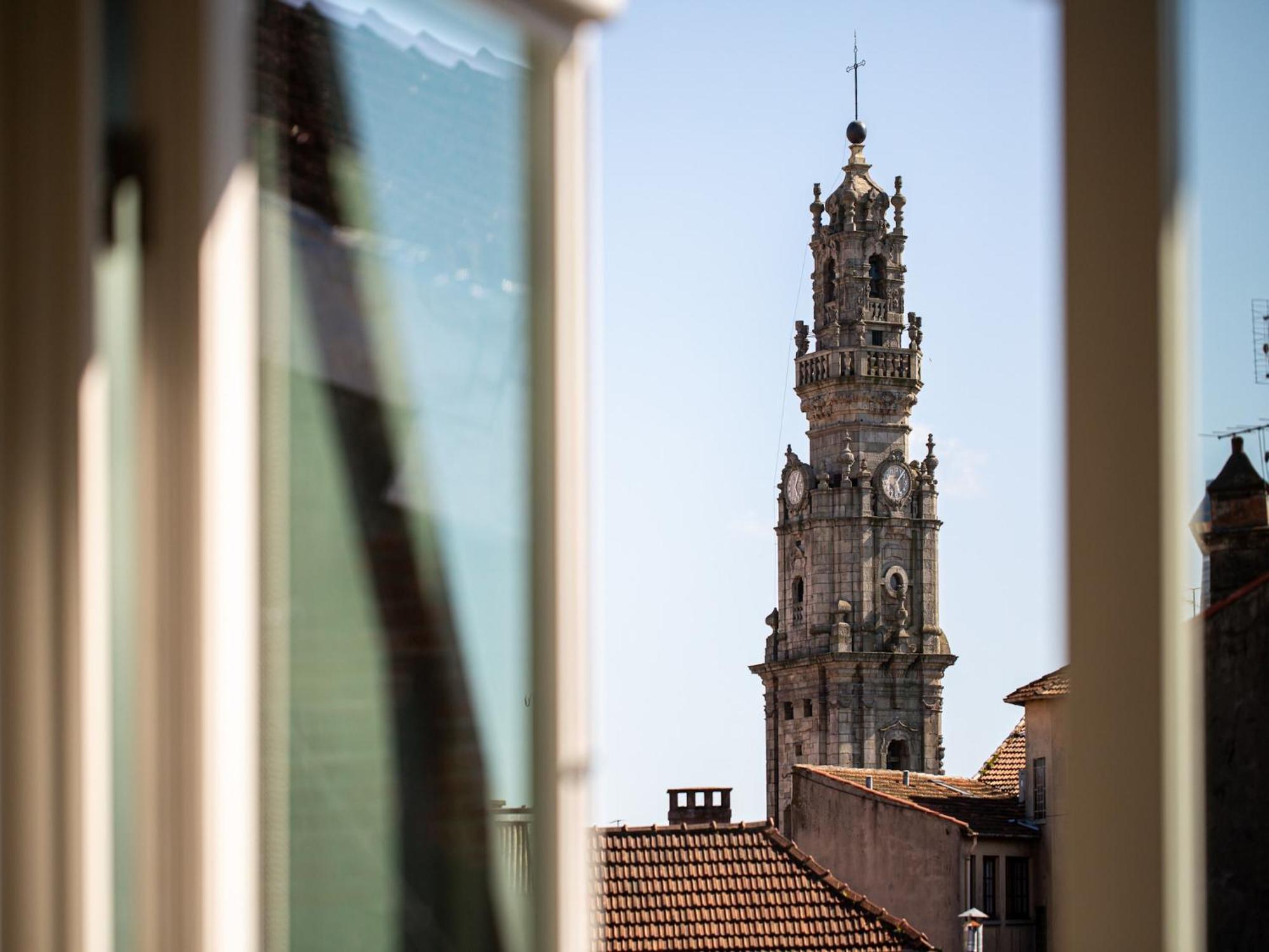 Stylish With Views In Porto