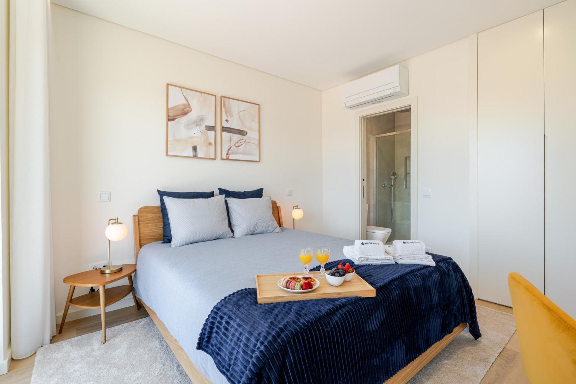 Hostwise - Premium & Modern Building Apartment *