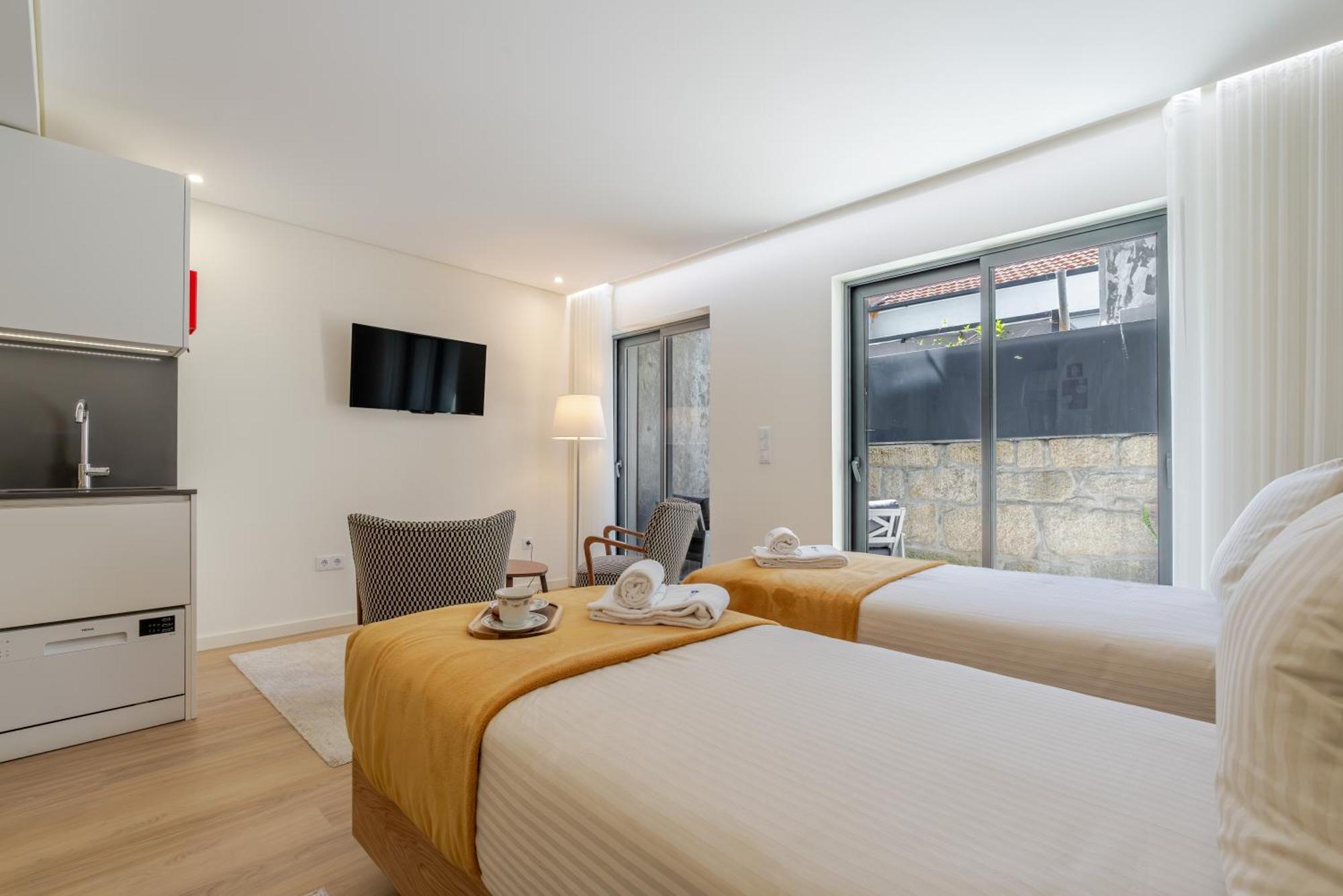 Hostwise - Premium & Modern Building Apartment