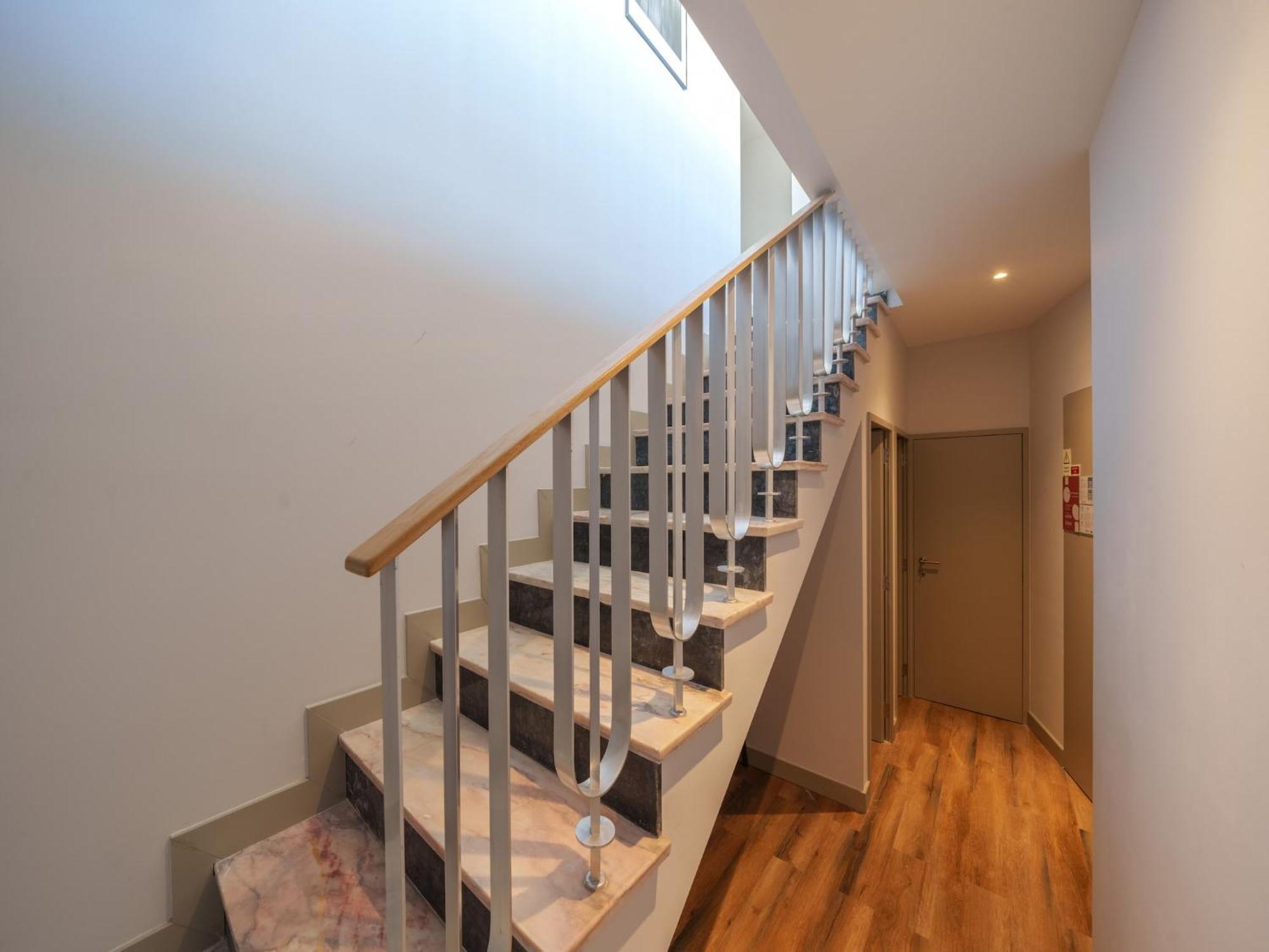 Stylish With Balcony Apartment Porto