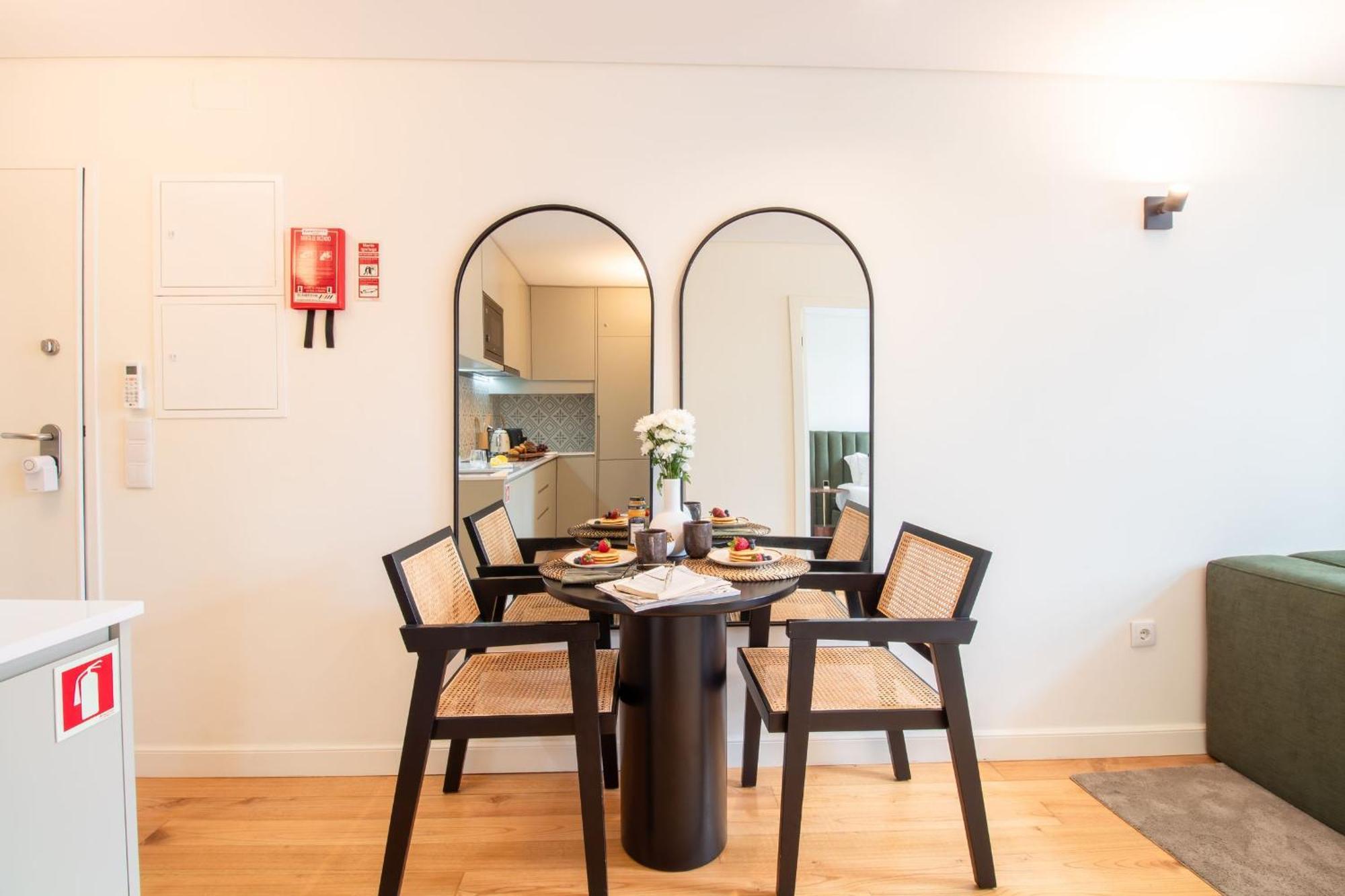Mouzinho Da Silveira 215 By Lovelystay Apartment