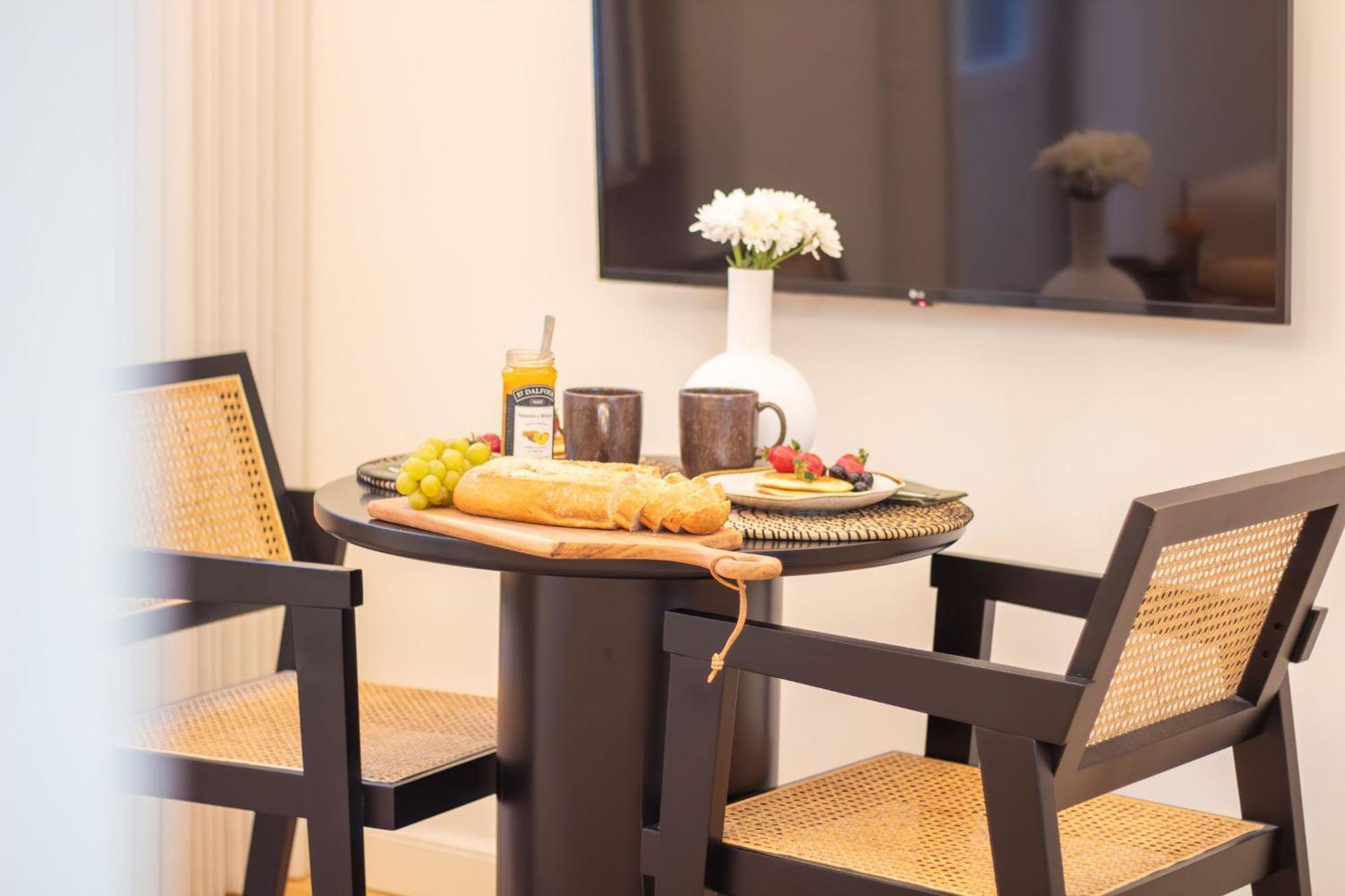 Apartment Mouzinho Da Silveira 215 By Lovelystay Porto