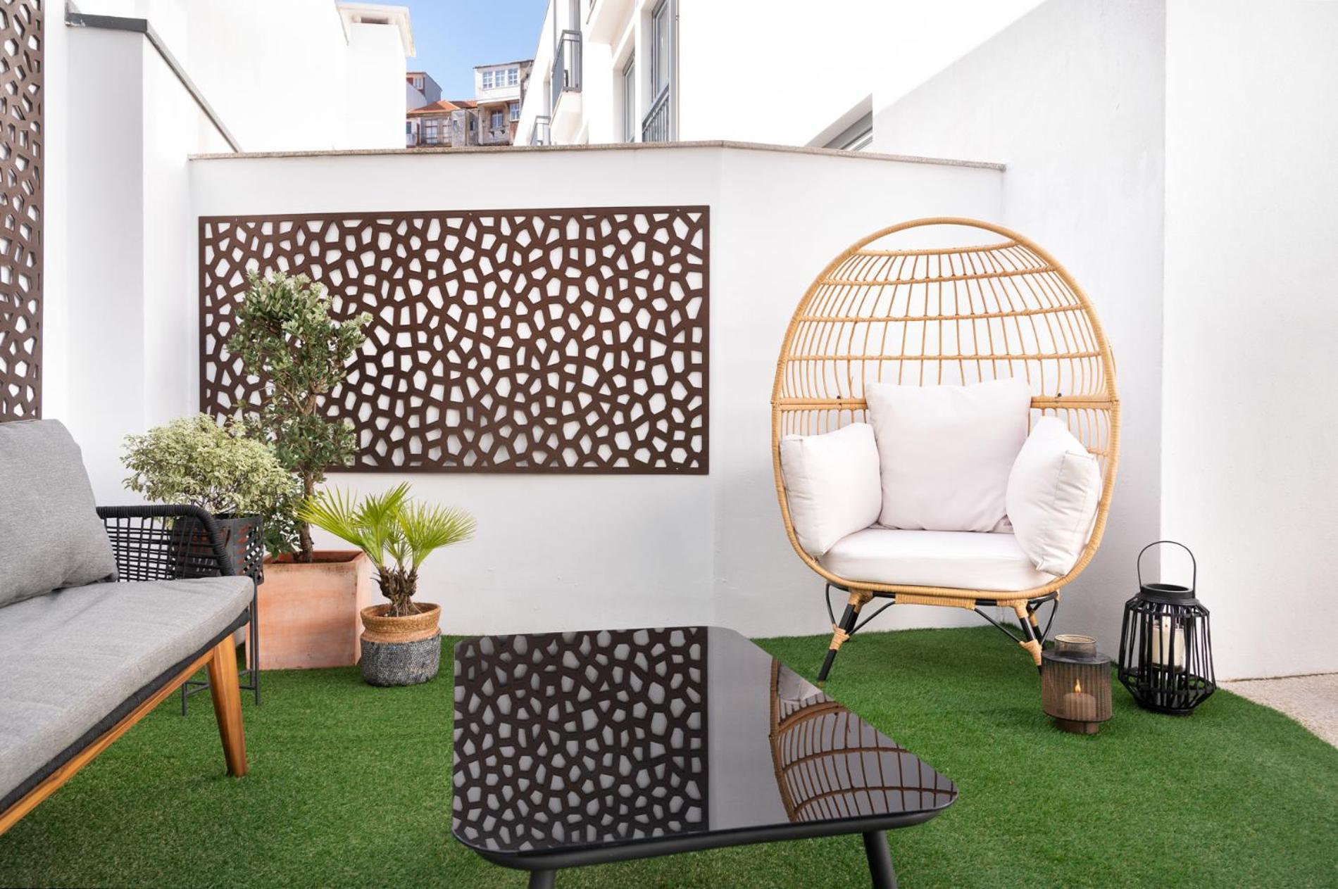 Private Terrace At Flores Street Apartment *