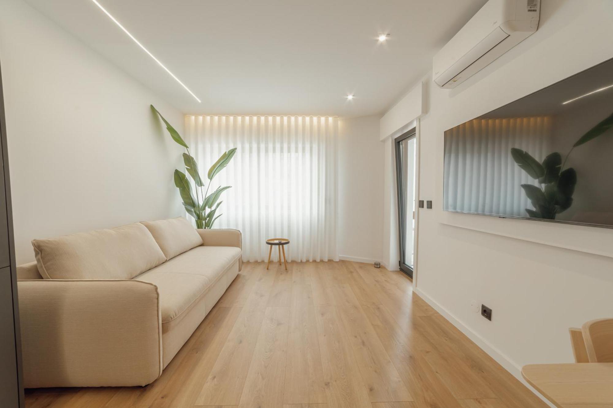 Downtown Premium With Balcony By Vacationy Apartment *