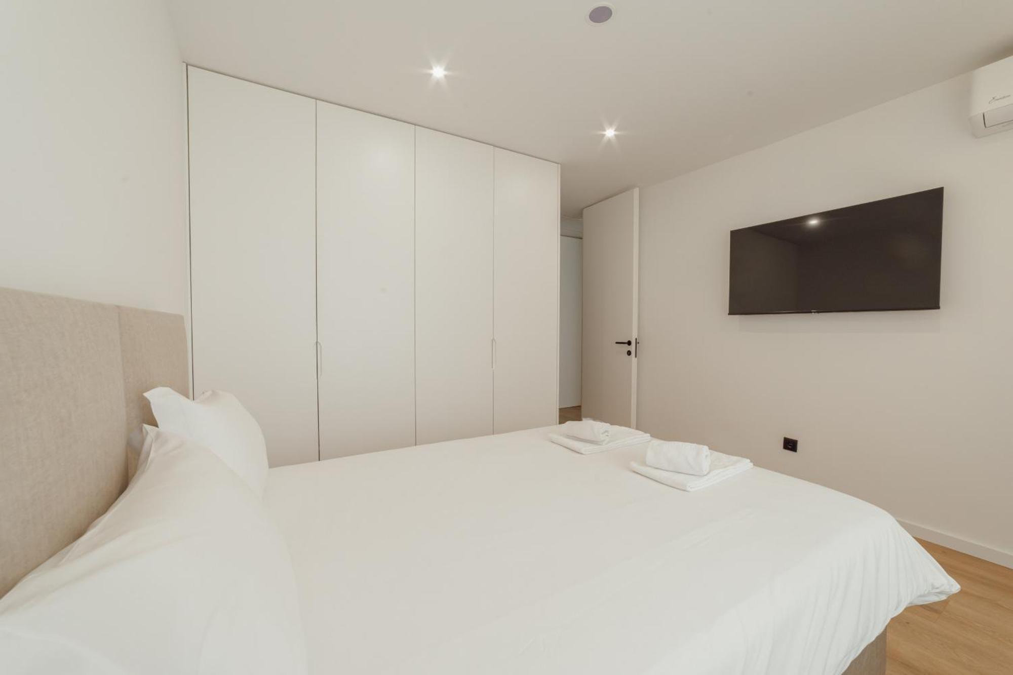 Apartment Downtown Premium With Balcony By Vacationy *