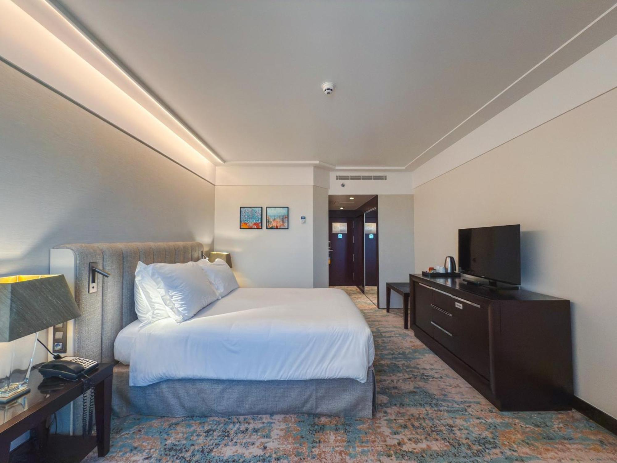Crowne Plaza By Ihg