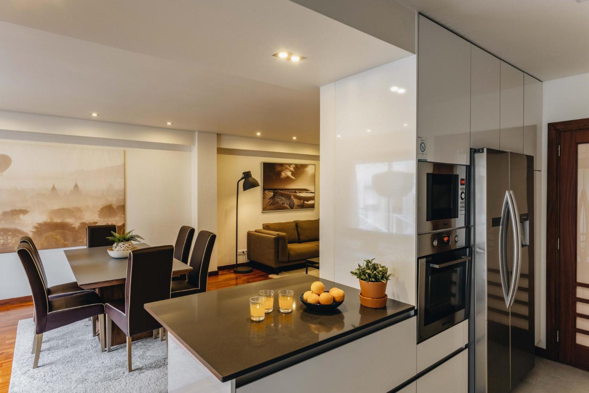 Premium With Private Terrace & Garage Apartment *
