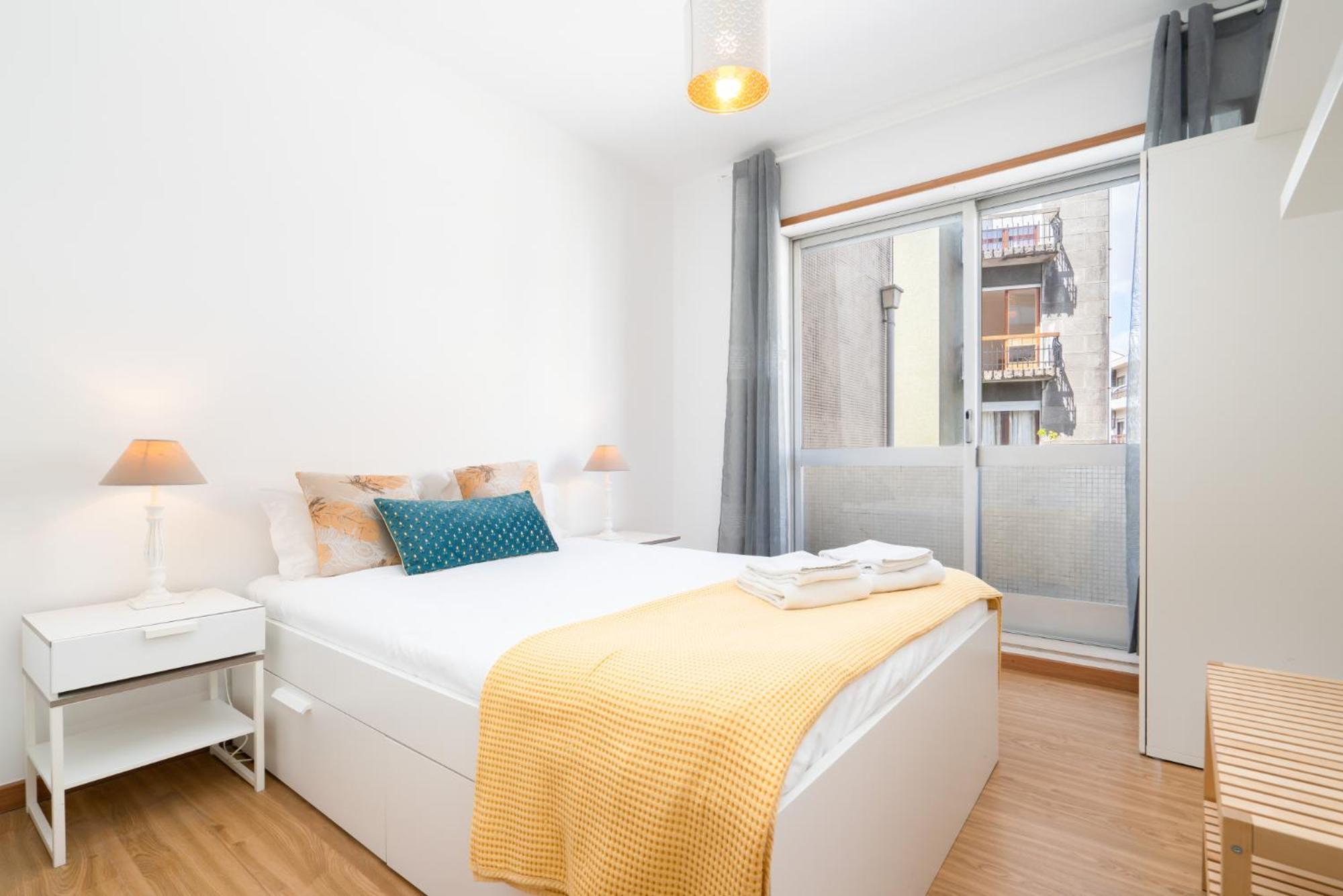 Renovated 3br Near Hotspots With Great Value * Porto