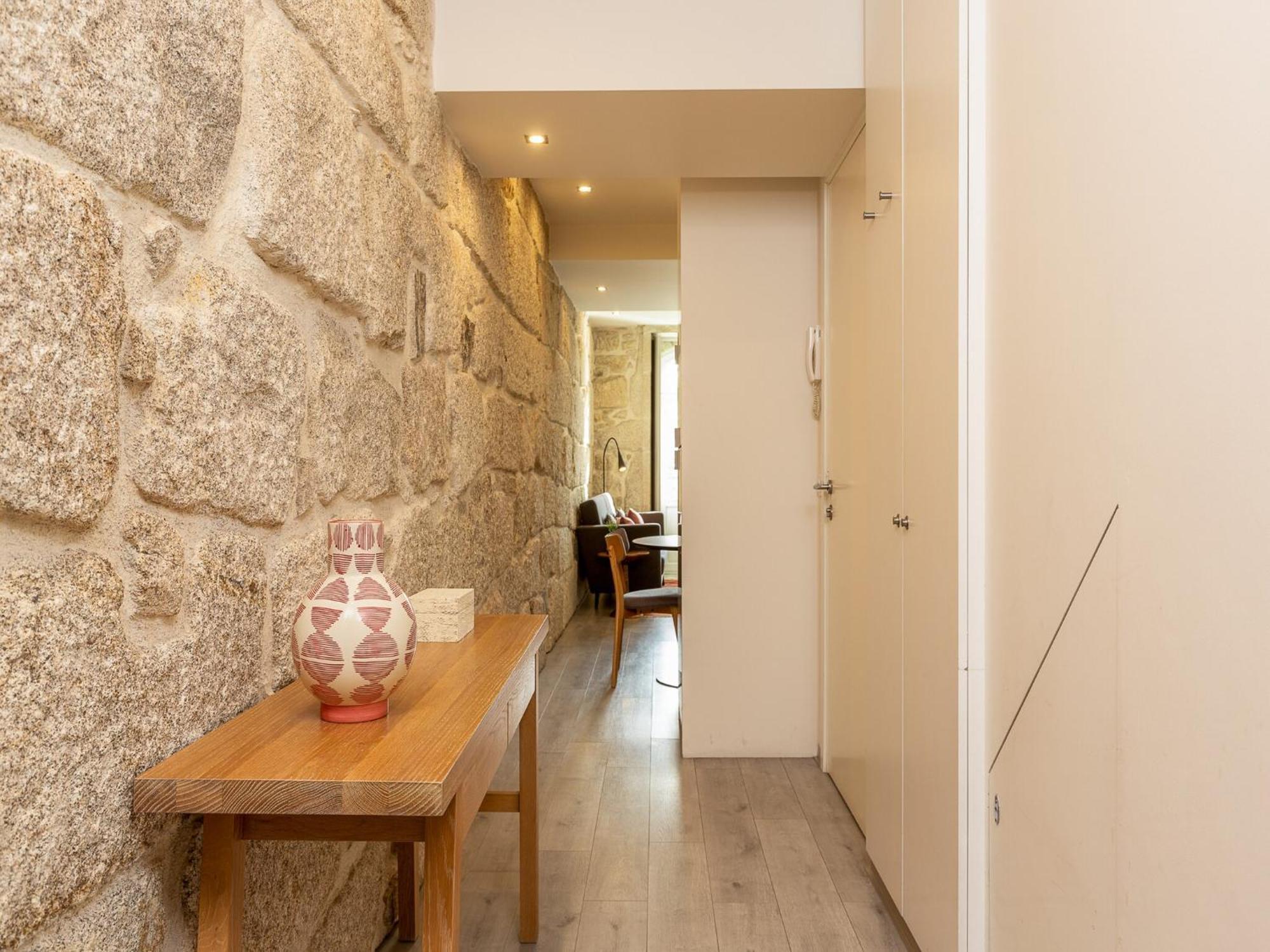 Apartment Stylish River View In