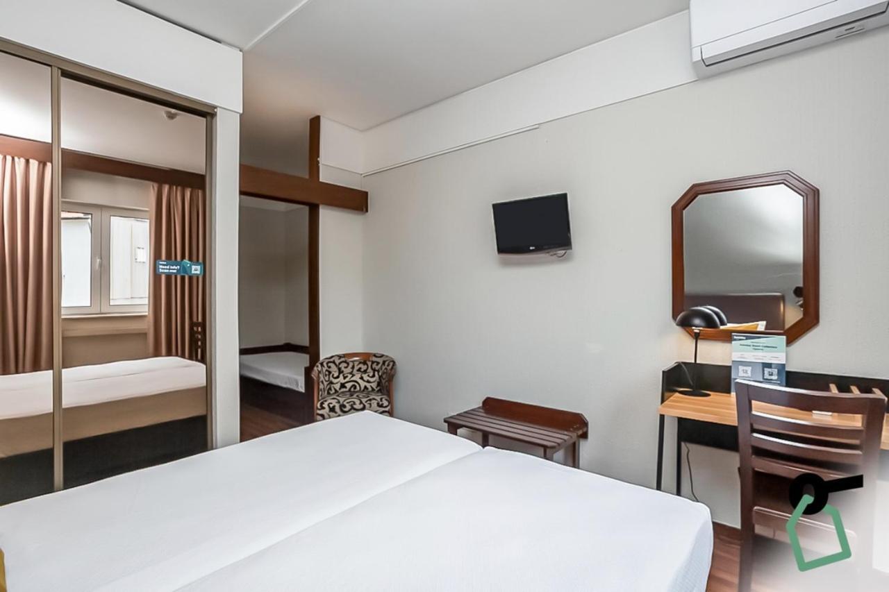 Hotel Hotiday Collection -