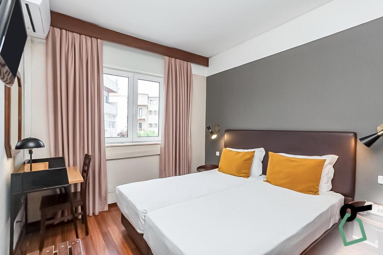 Hotel Hotiday Collection -
