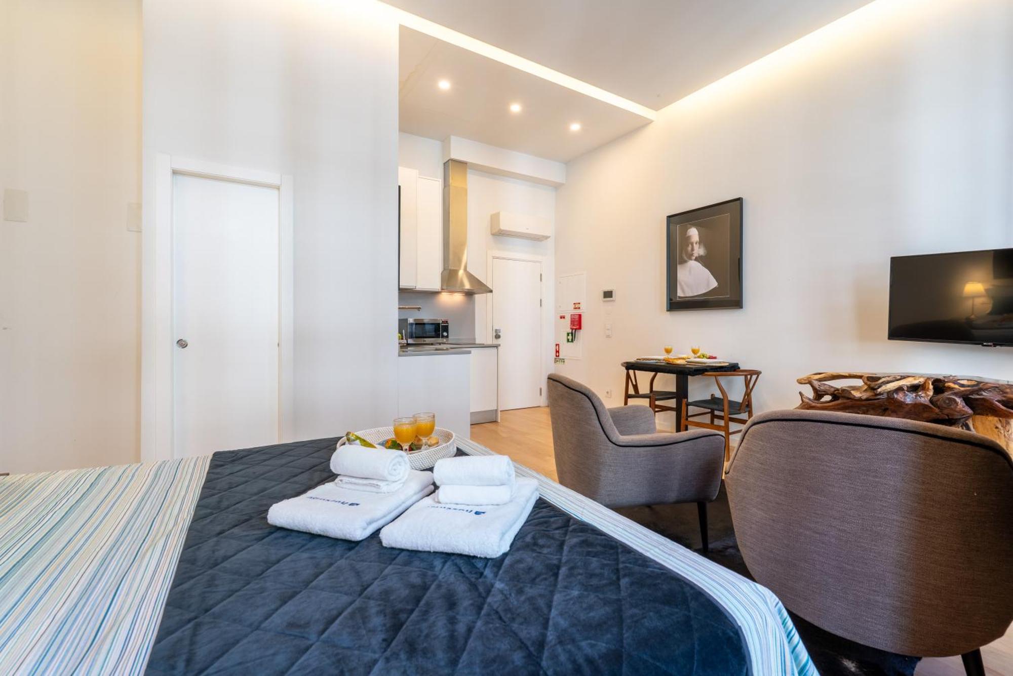 Decor - Clerigos By Host Wise Apartamento