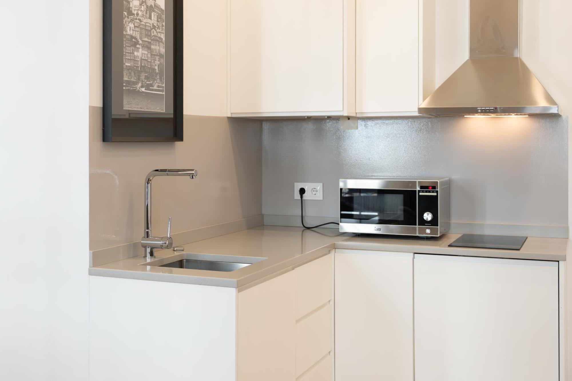 Decor - Clerigos By Host Wise Apartamento