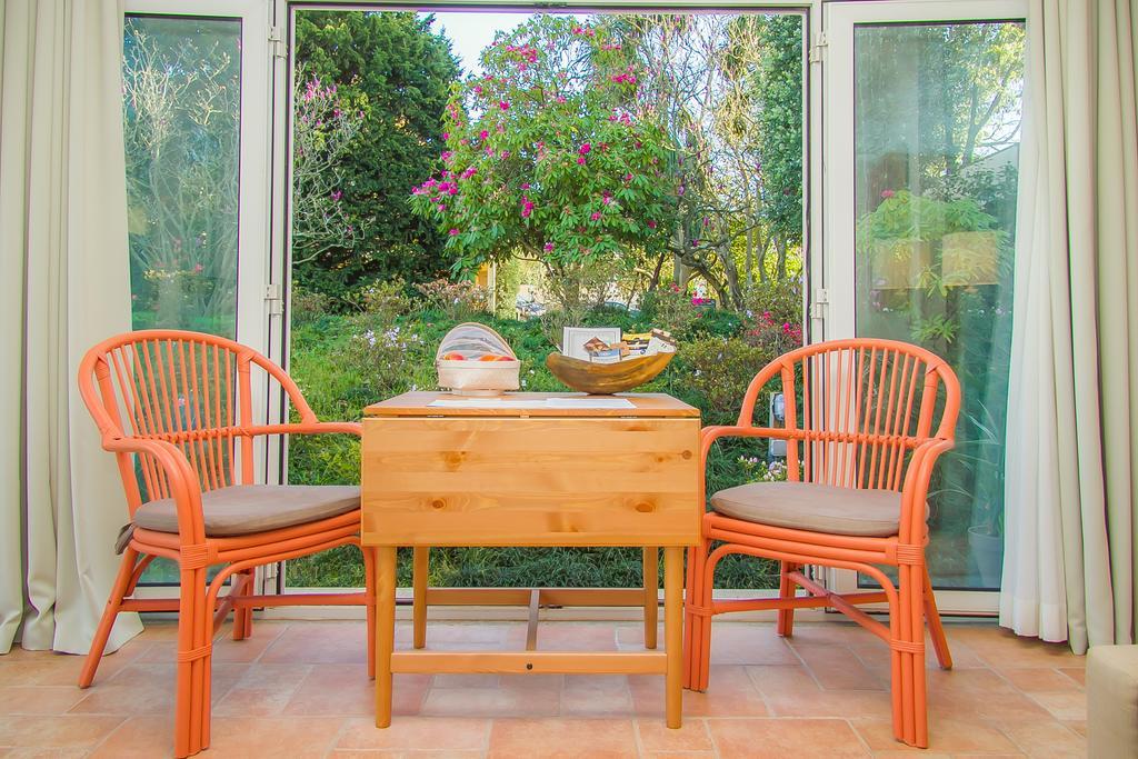Liiiving In Porto | Oporto Garden Pool House Apartment
