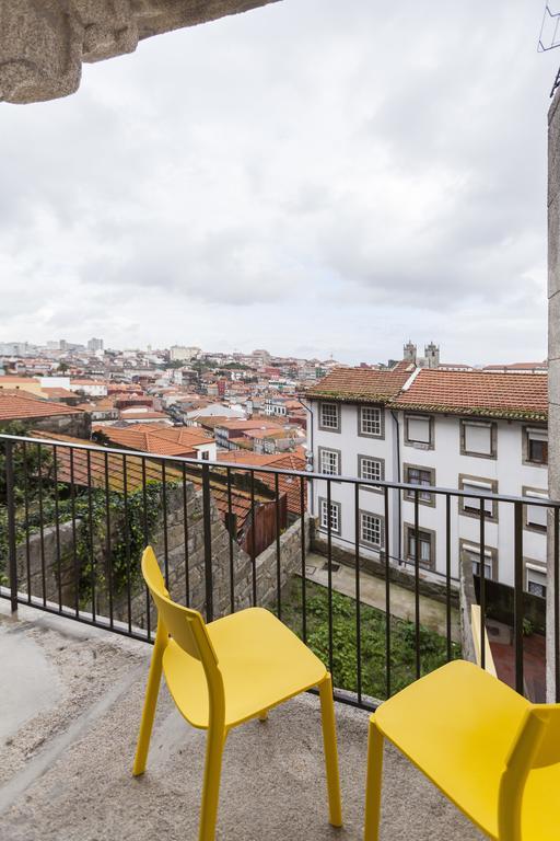 Merc Vitoria's Place * Porto