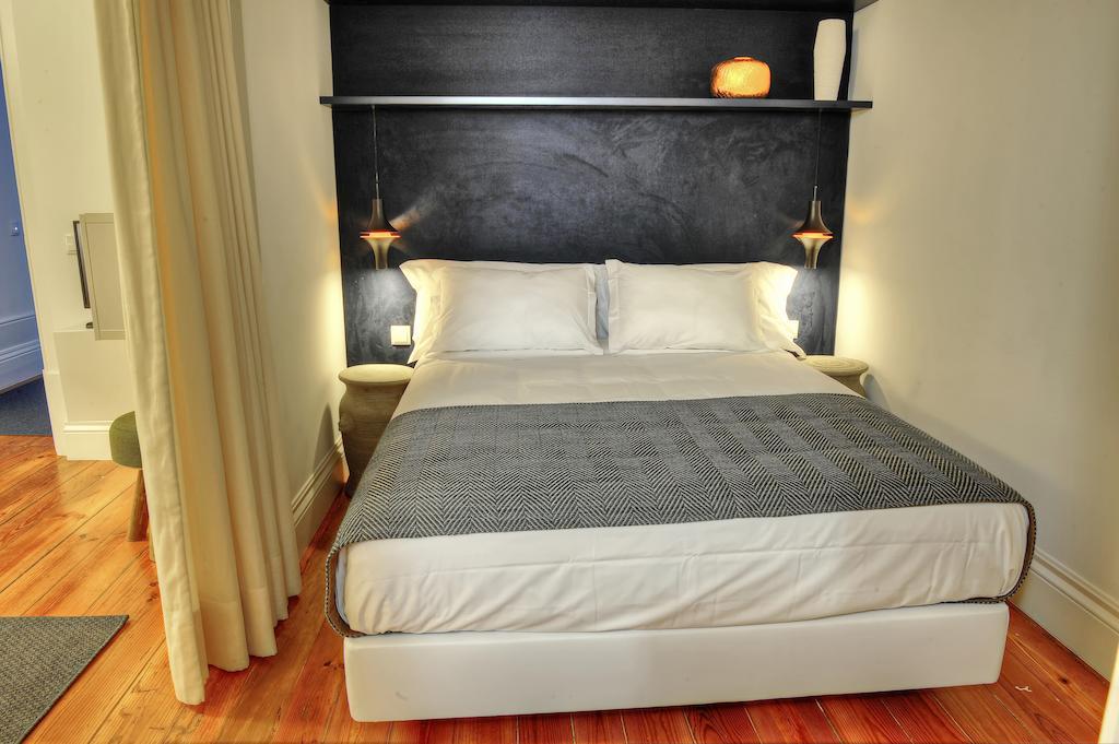Apartment Three & Bedrooms *