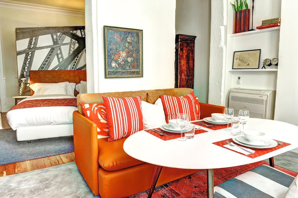 Apartment Three & Bedrooms *