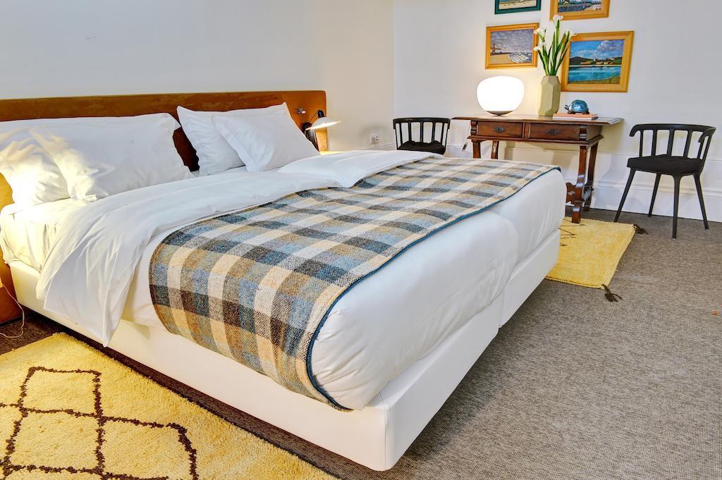 Apartment Three & Bedrooms *