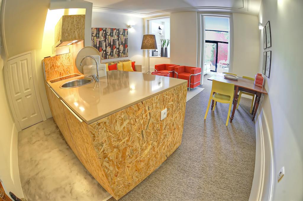 Apartment Three & Bedrooms *
