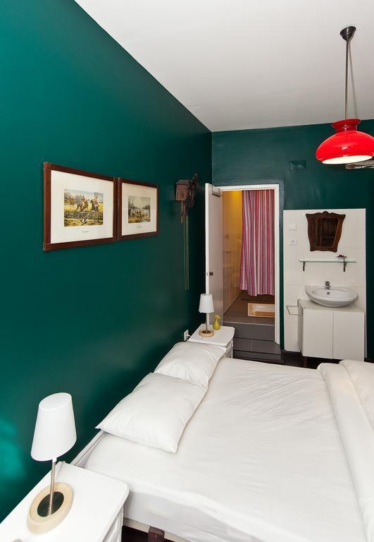 Nasoni Guest