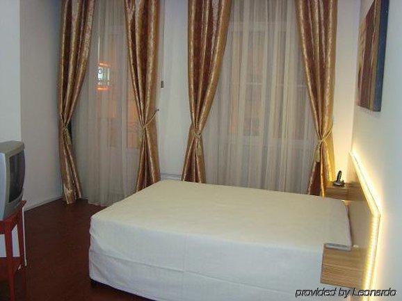 Residencial Portomadrid Guest house