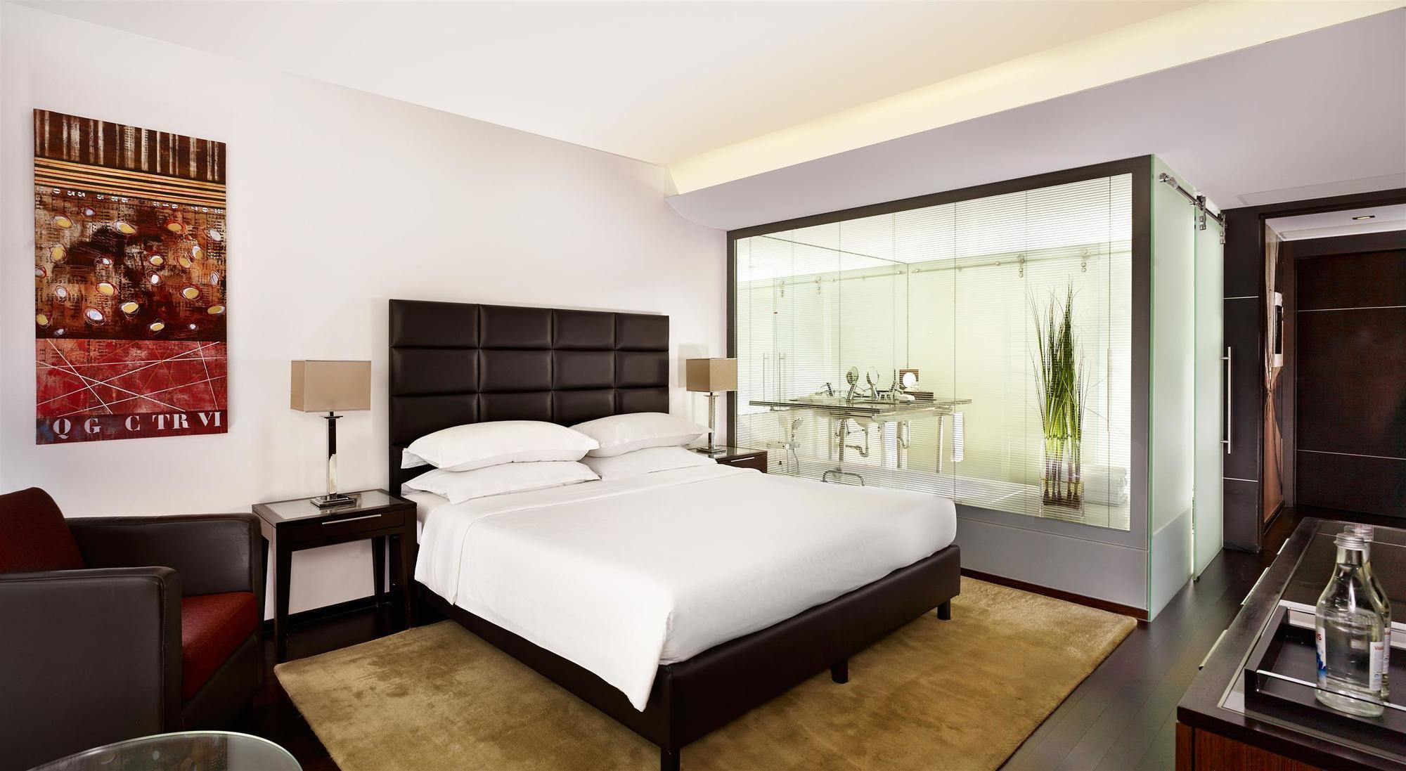 Sheraton & Hotel 5*