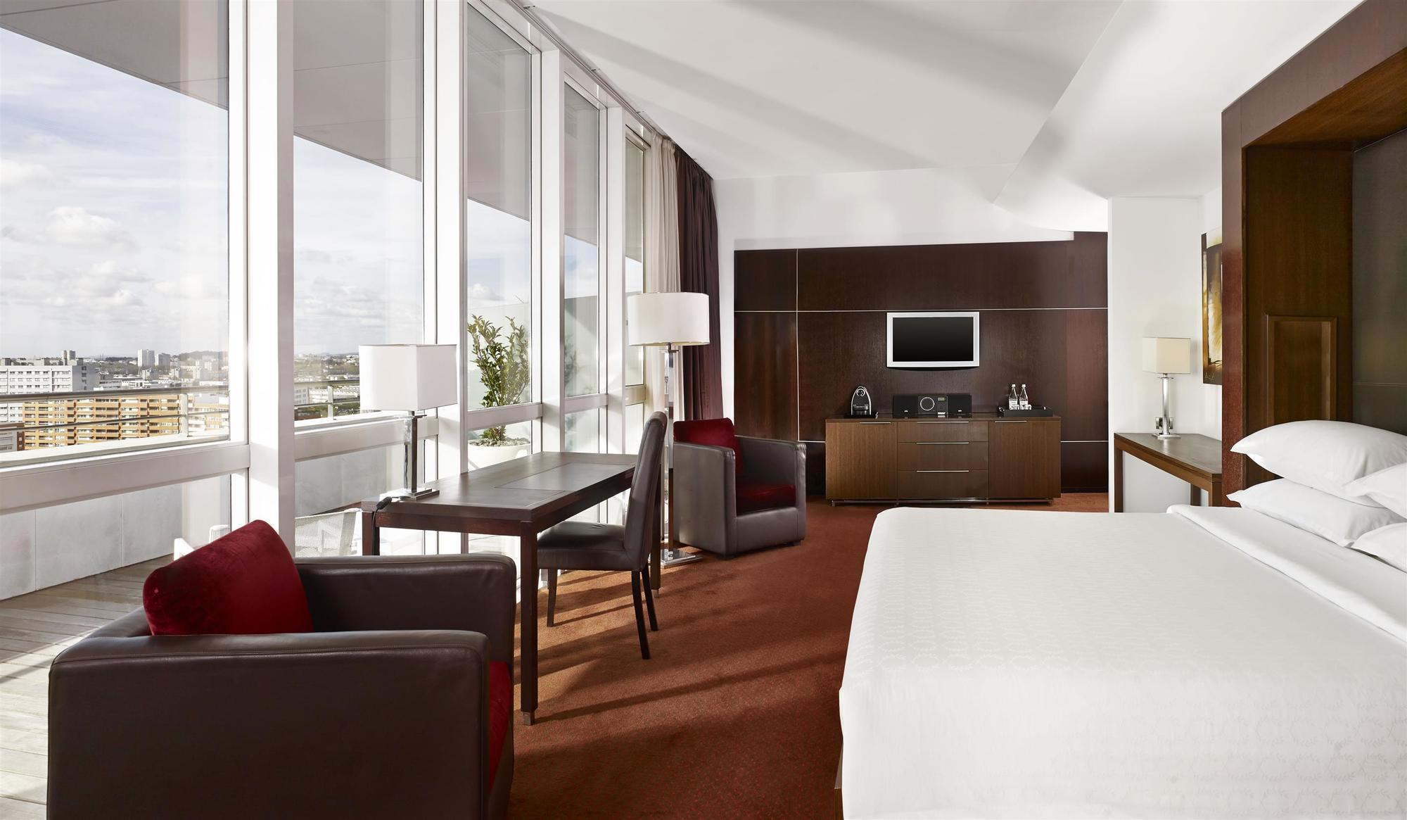 Sheraton & Hotel 5*