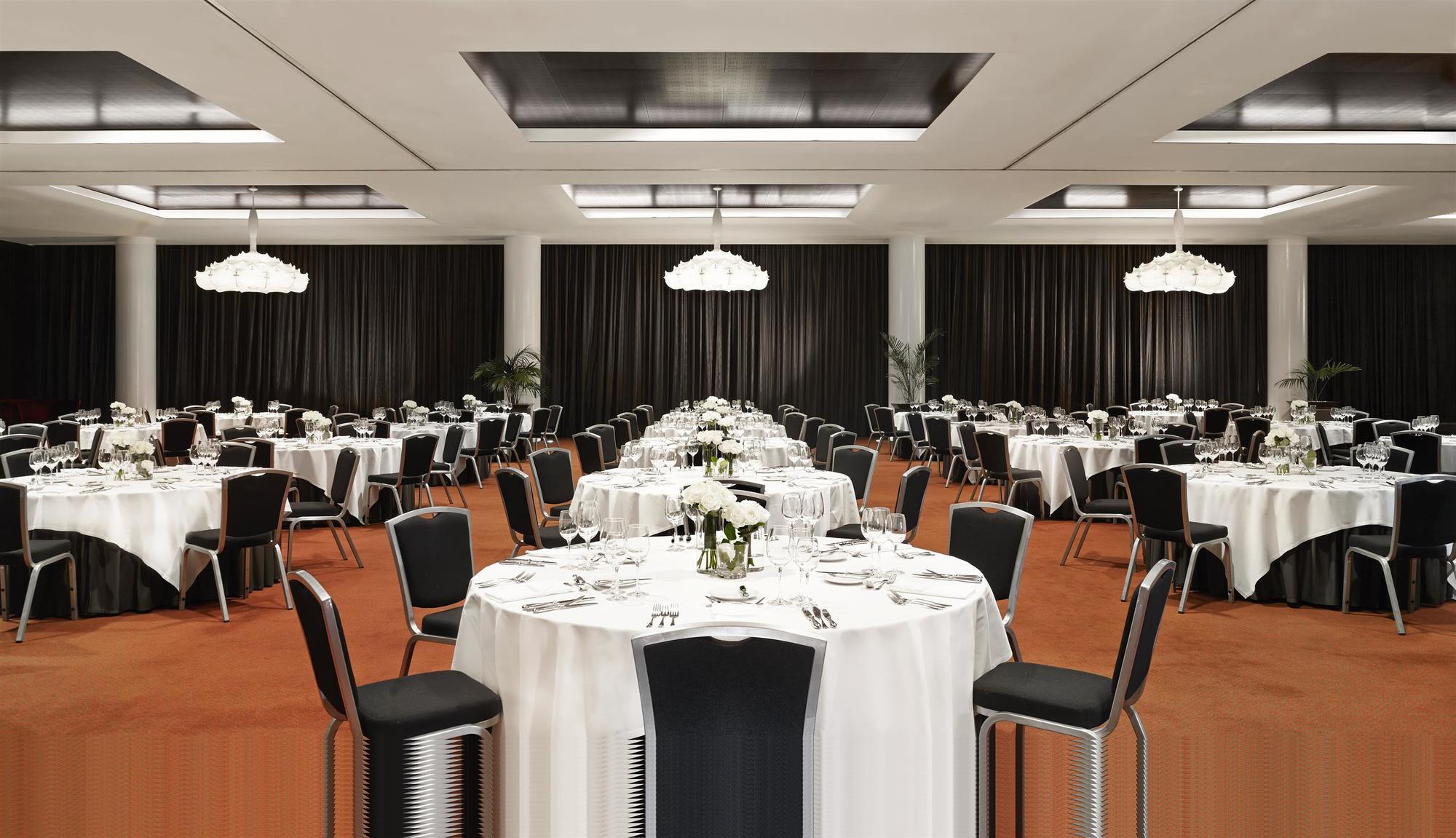Sheraton & Hotel