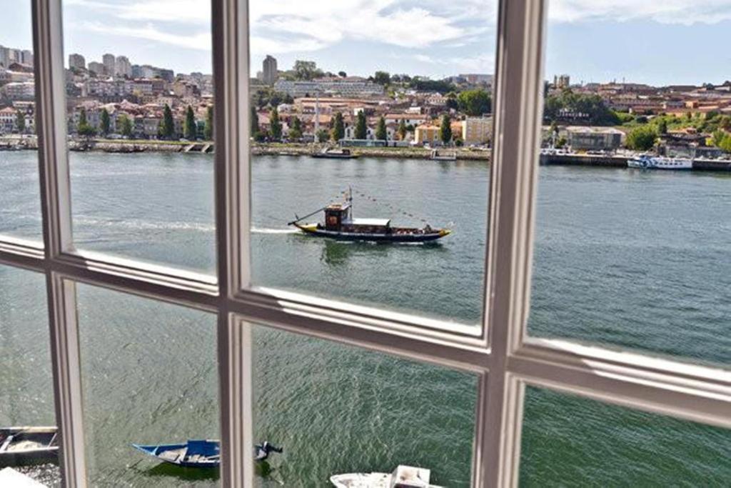 - River Front Apartment