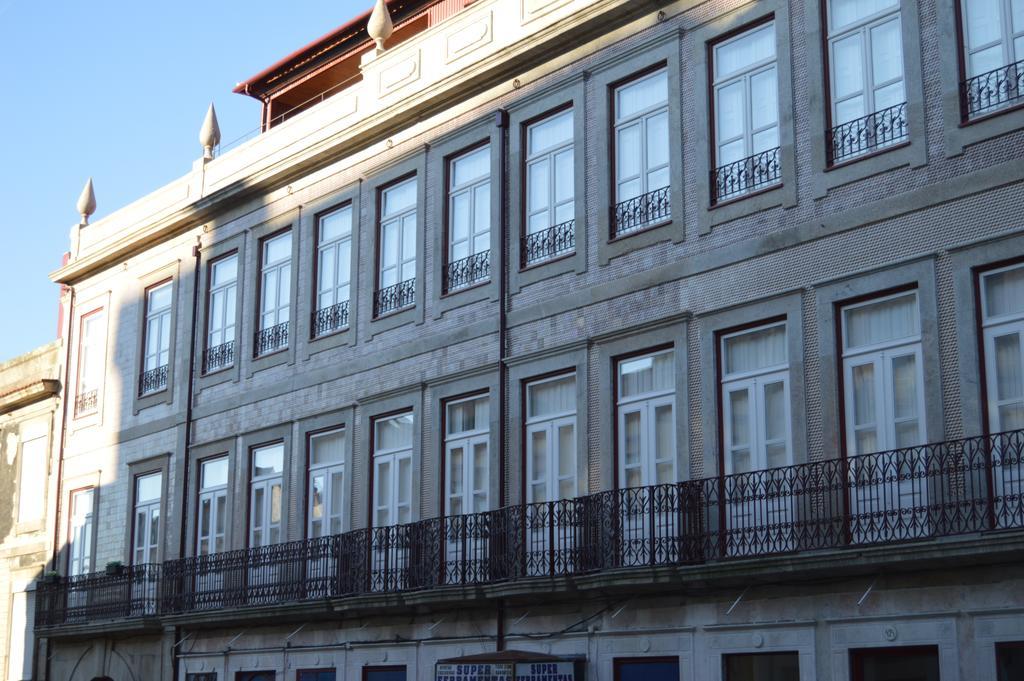 Old In New Apartment Porto