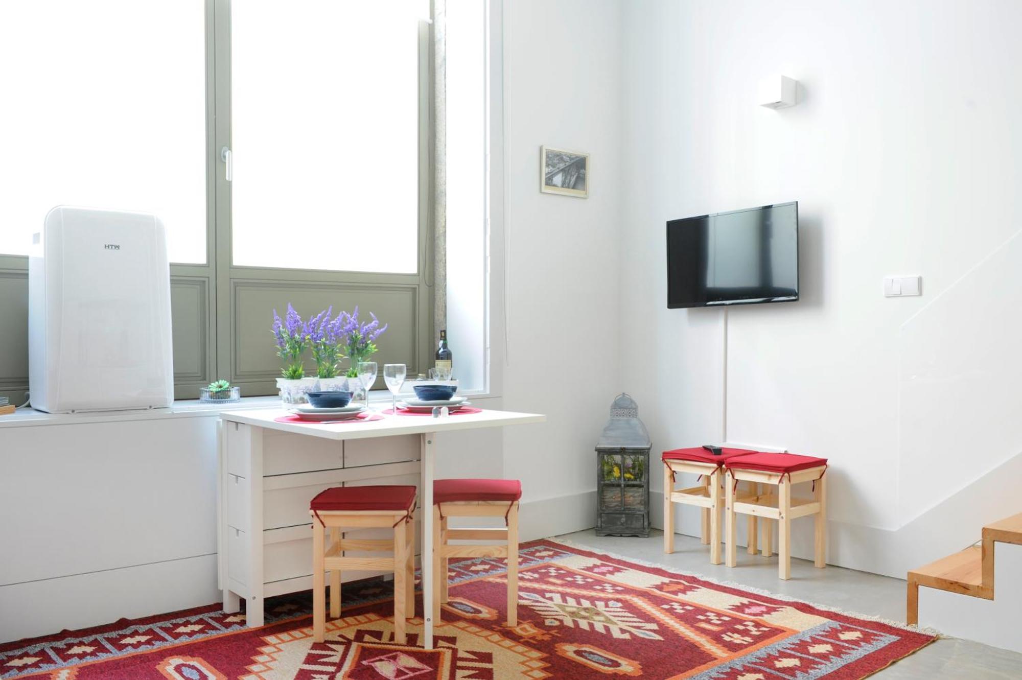 Apartment Lovely Mezzanine In With Free Parking